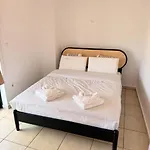 7th Stop Coastal Living Αρτέμιδα