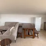 7th Stop Coastal Living * Αρτέμιδα