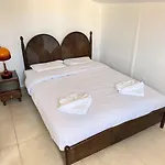 7th Stop Coastal Living * Αρτέμιδα