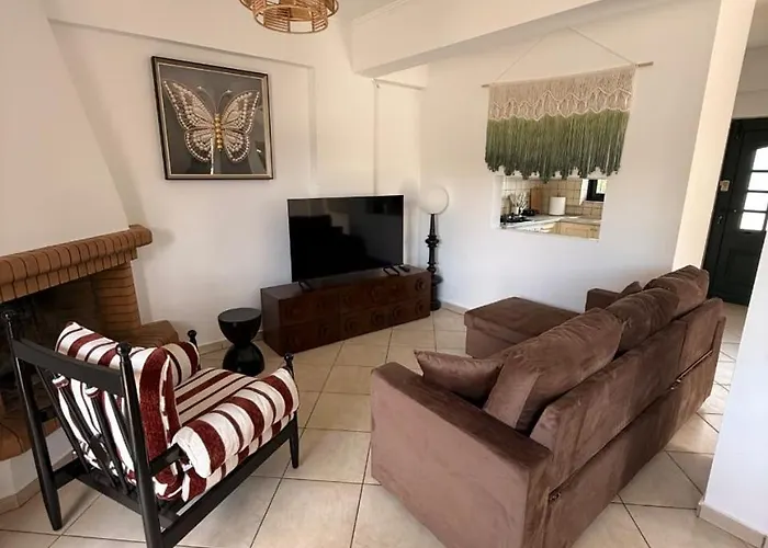 7th Stop Coastal Living Artemida (Attica)