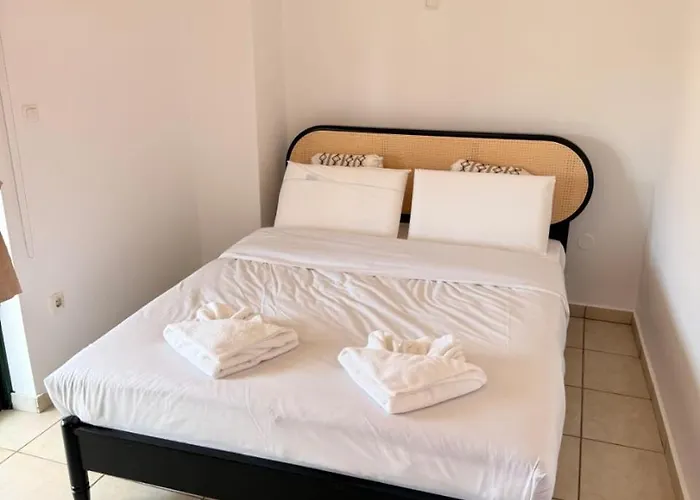 7th Stop Coastal Living Artemida (Attica)